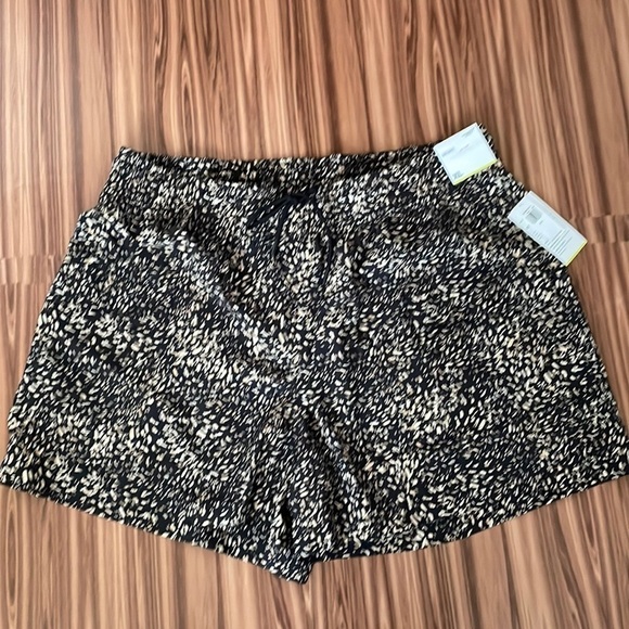 OLD Navy Active NWT Stretchtech Go Dry Shorts Size XL - Picture 1 of 10